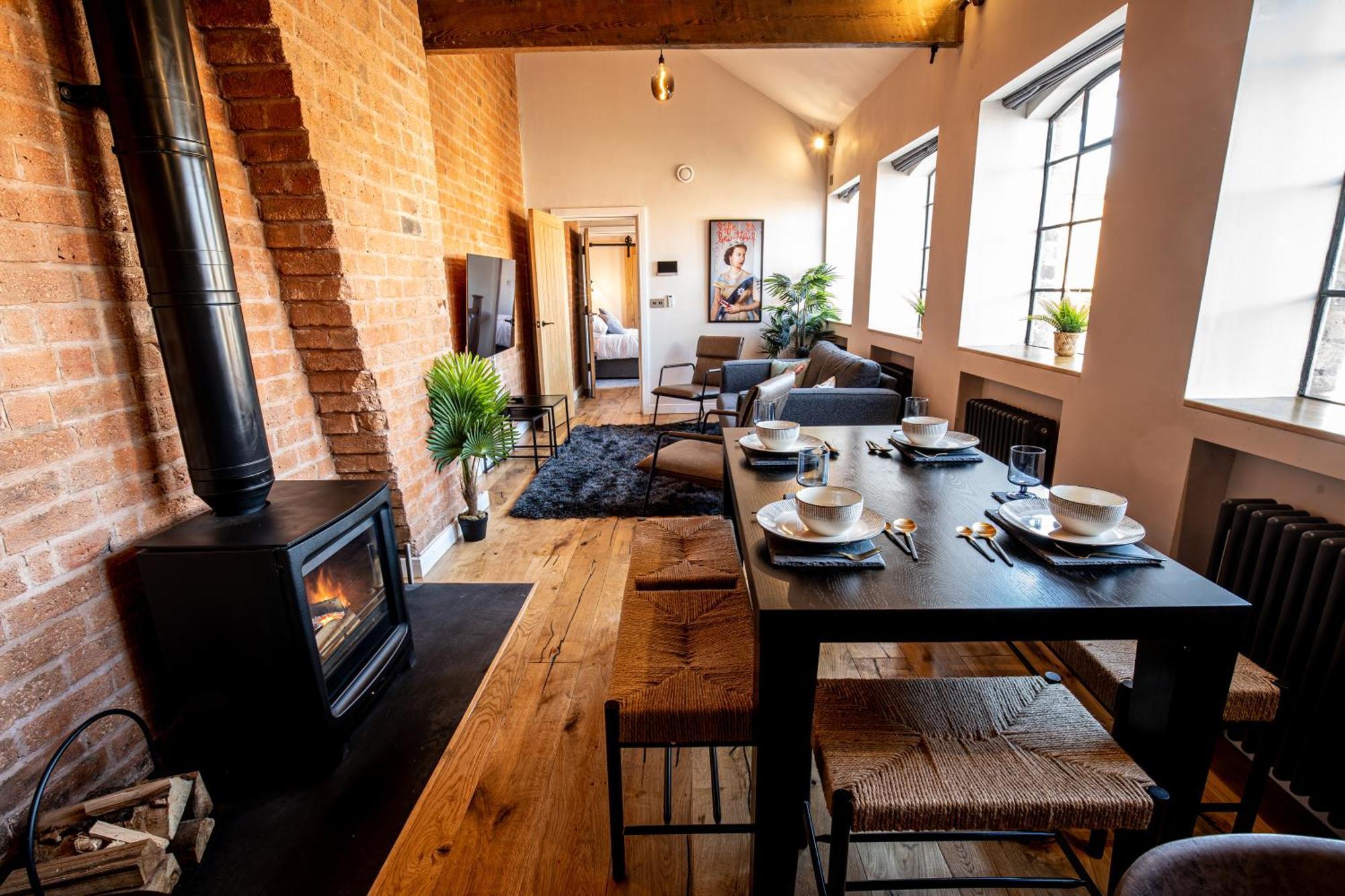 伯明翰Vip 3Br Grade2 Luxurious Industrial House With Wood Fire, Electric Blinds And Big Cast Iron Windows In The Heart Of The Jq别墅 外观 照片