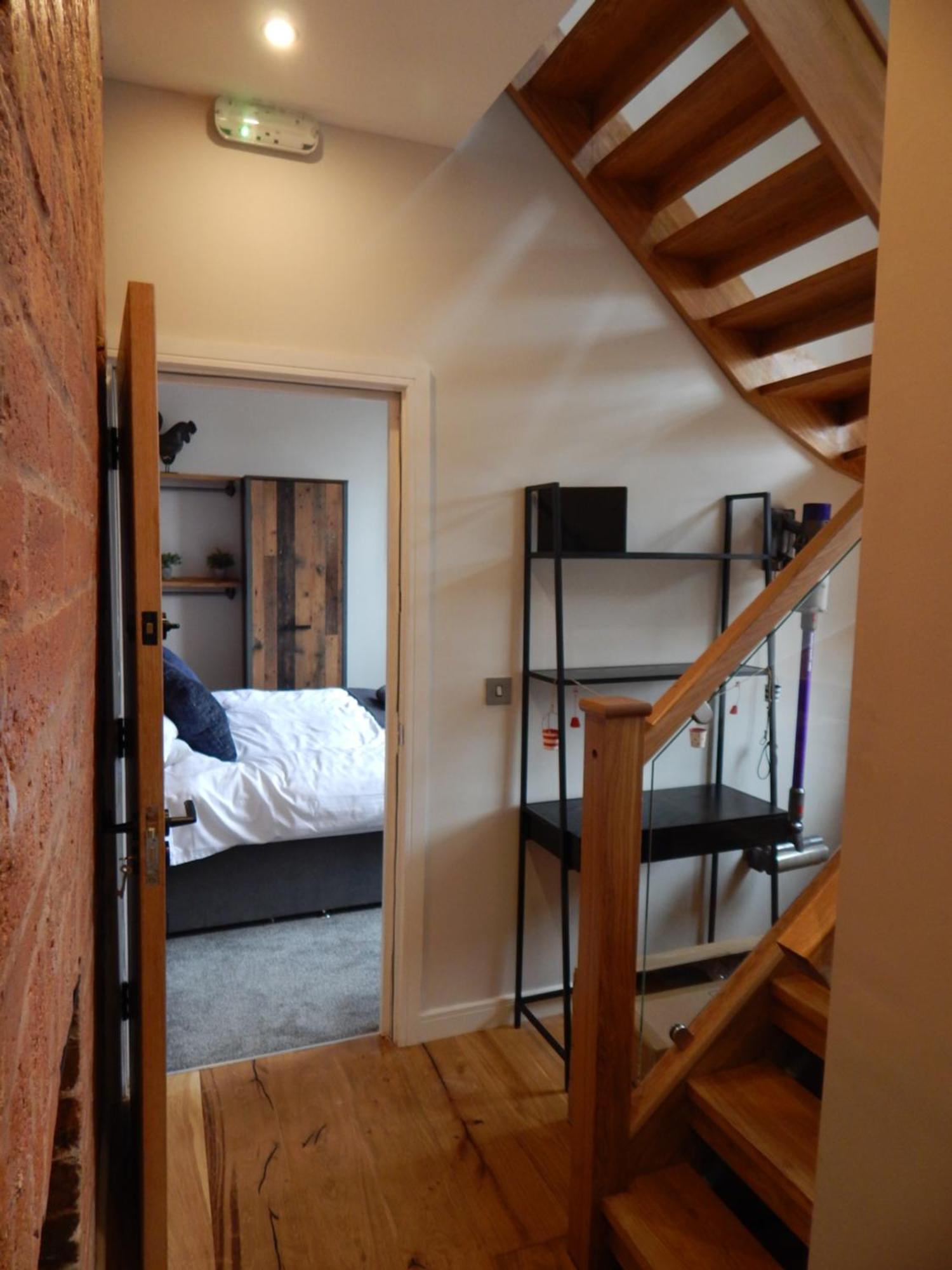 伯明翰Vip 3Br Grade2 Luxurious Industrial House With Wood Fire, Electric Blinds And Big Cast Iron Windows In The Heart Of The Jq别墅 外观 照片