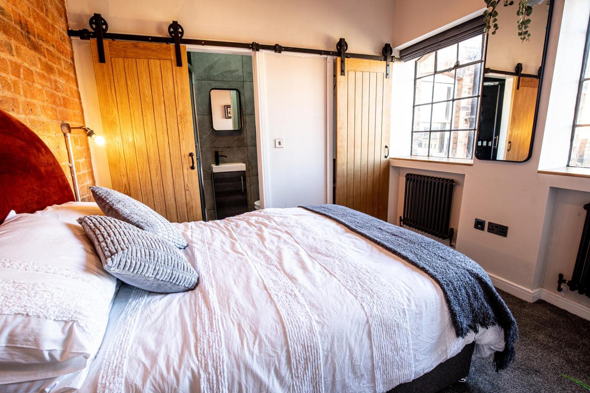 伯明翰Vip 3Br Grade2 Luxurious Industrial House With Wood Fire, Electric Blinds And Big Cast Iron Windows In The Heart Of The Jq别墅 外观 照片